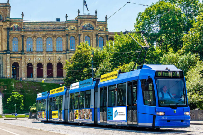 Da schau her! Eine Social-Media-Aktion der VdPB bringt Spaß und Farbe ins Thema „Pflege“