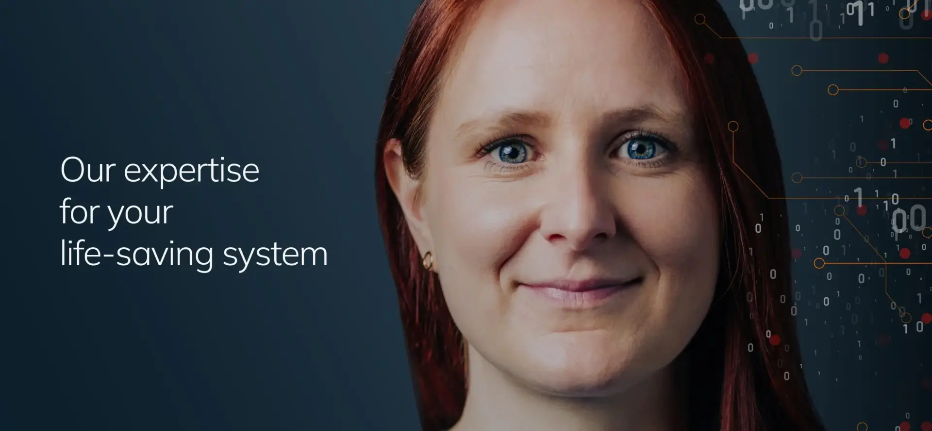 Referenzprojekt Corsience Corporate Design Relaunch Imagemotiv - Mockup - Landingpage mit dunkelblauem Hintergrund. In der Mitte der Bildseite ist eine rothaarige Frau zu sehen. Rechts neben ihr sind die Ziffern 1 und 0 in unterschiedlichen Größen und Darstellungen angeordnet. Links befindet sich ein weißer Werbeslogan.