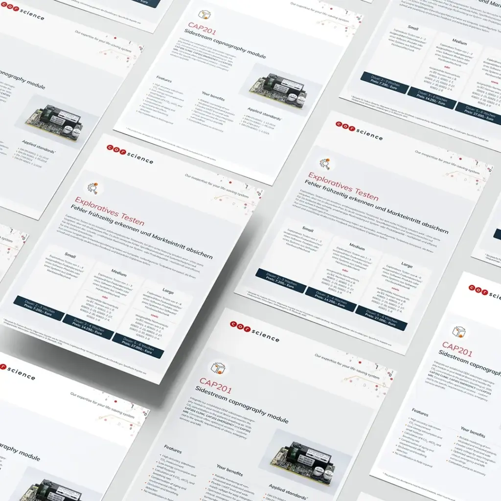 Referenzprojekt Corsience Corporate Design Relaunch - Mockup - Produktflyer zum Thema „Exploratives Testen“, dessen Titel groß in roter Schrift auf der Vorderseite dargestellt ist. Der Flyer ist in einem hellen Grauton gestaltet. Im oberen Bereich befindet sich ein weißer Balken mit dem Unternehmenslogo links und einem kurzen Werbeslogan rechts. Der Flyer enthält Informationen zum explorativen Testen.