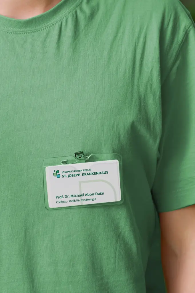 Referenzprojekt Joseph Kliniken Berlin - Markenentwicklung Namensschild